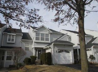 52 Vandeventer Ct #704, Sayreville, NJ 08872