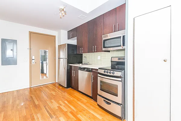 Rented by MySpaceNYC | media 18