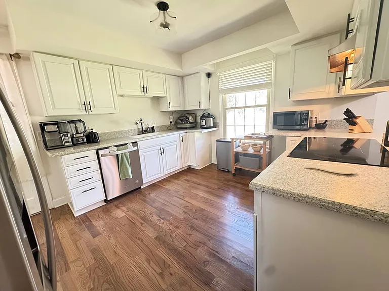 Lakeridge Dr — Photo 13