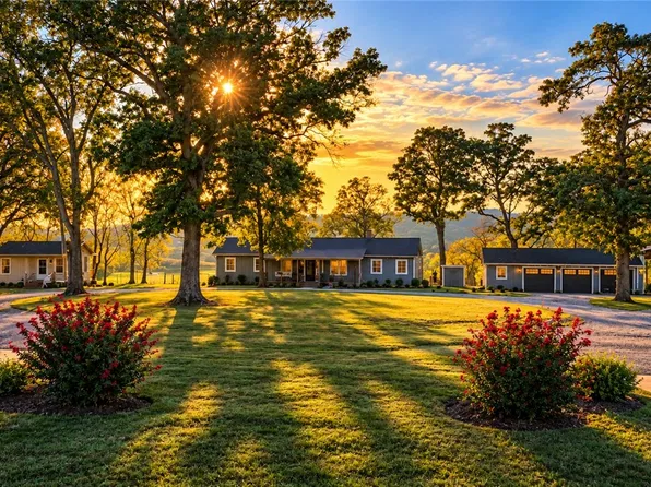 82 County Road 327, Berryville, AR 72616