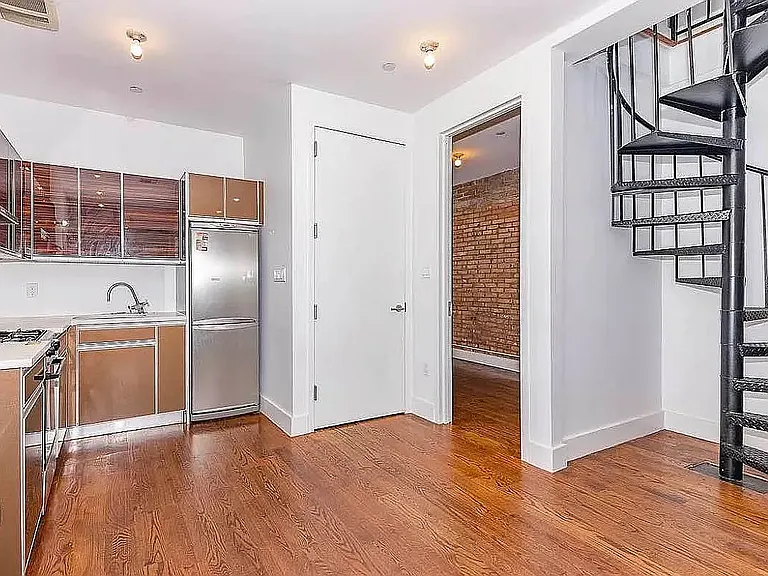 1072 Bergen St #B4 — Photo 4