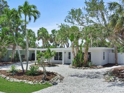 451 Avenida De Mayo, Sarasota, FL, 34242