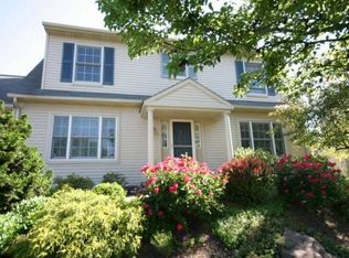 725 Farnum Rd, Lititz, PA 17543