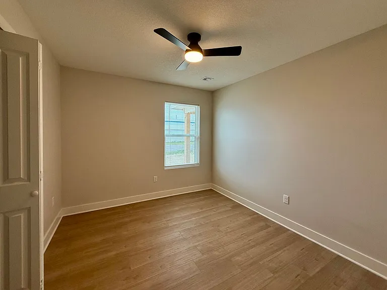 765 N Kansas Ct — Photo 22