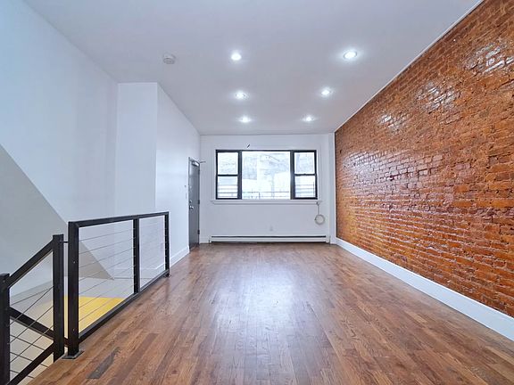 5th image of 818 Mac Donough St
