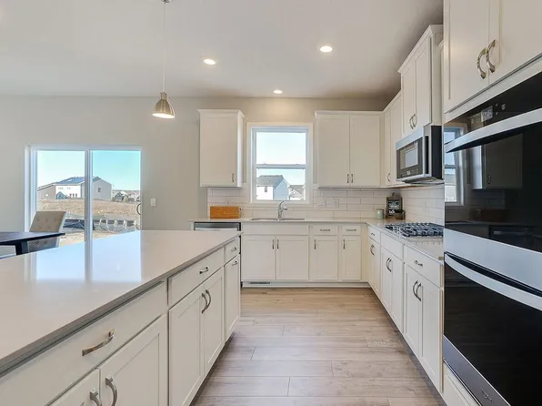 17234 Dimension Ave, Lakeville, MN 55044