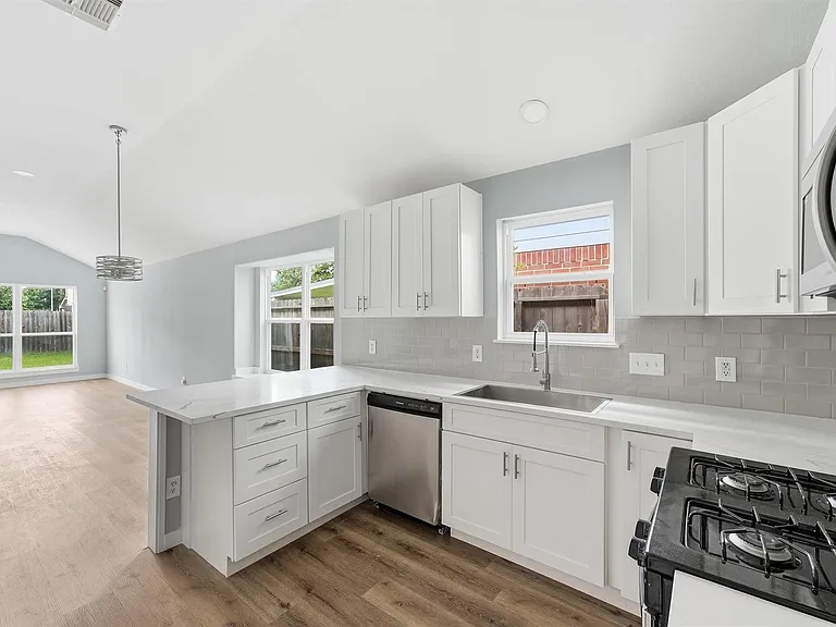 25414 Barmby Dr — Photo 5