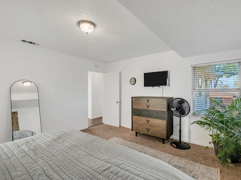 5312 Redbud Ln — Photo 13