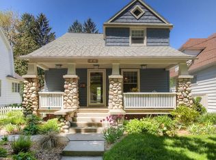 569 Greenwood Ave SE, East Grand Rapids, MI 49506