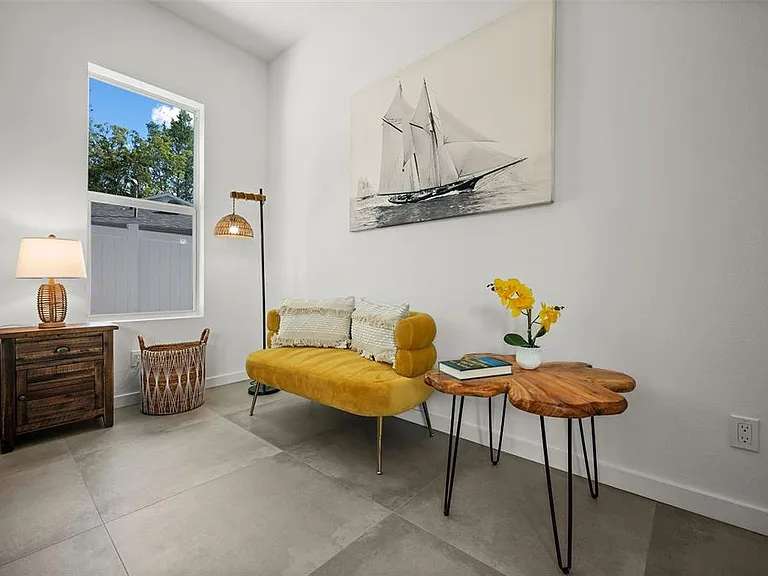 2375 Waldemere St — Photo 18
