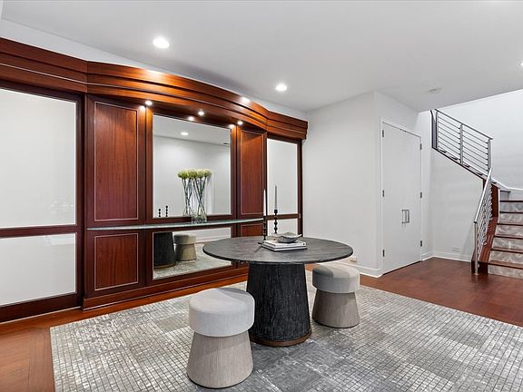 3rd image of 460 W Superior St #4-5