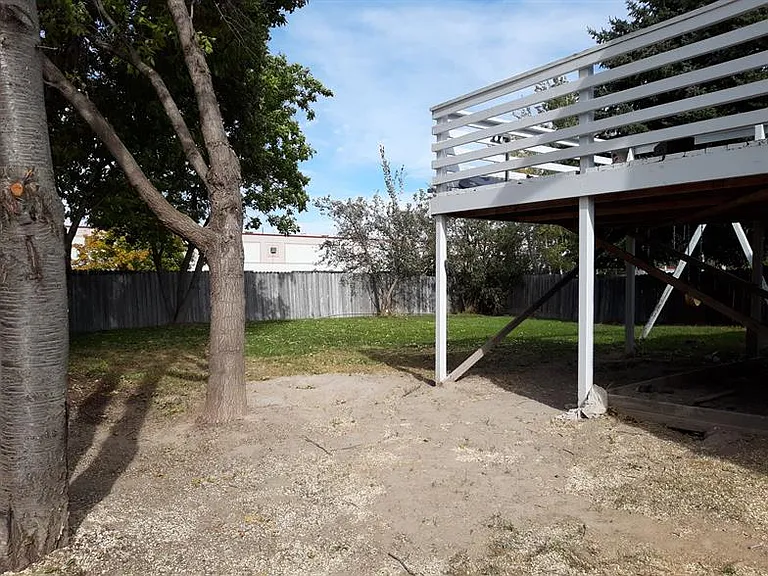 1892 Peggys Ln — Photo 3