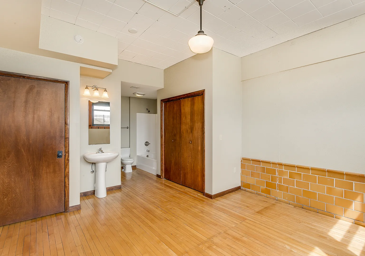 Sunnyside Apartments — Photo 2