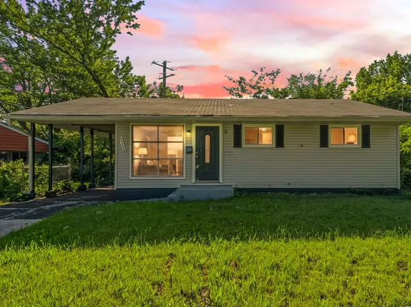 10700 Spring Garden Dr, Saint Louis, MO 63137