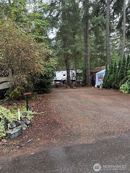3rd image of 1546 Reservation Road SE #185