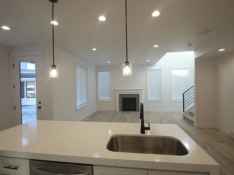 636 W Cottage Park Ln — Photo 6