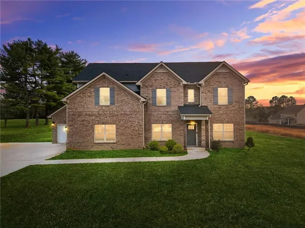 689 S Jeff Davis Dr, Fayetteville, GA 30215