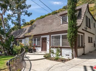 9801 Easton Dr, Beverly Hills, CA 90210