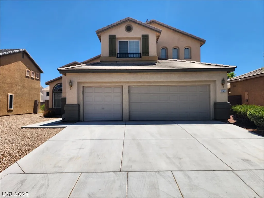5 bed, 3.0 bath, 2686 sqft, $2,825 — Photo 2