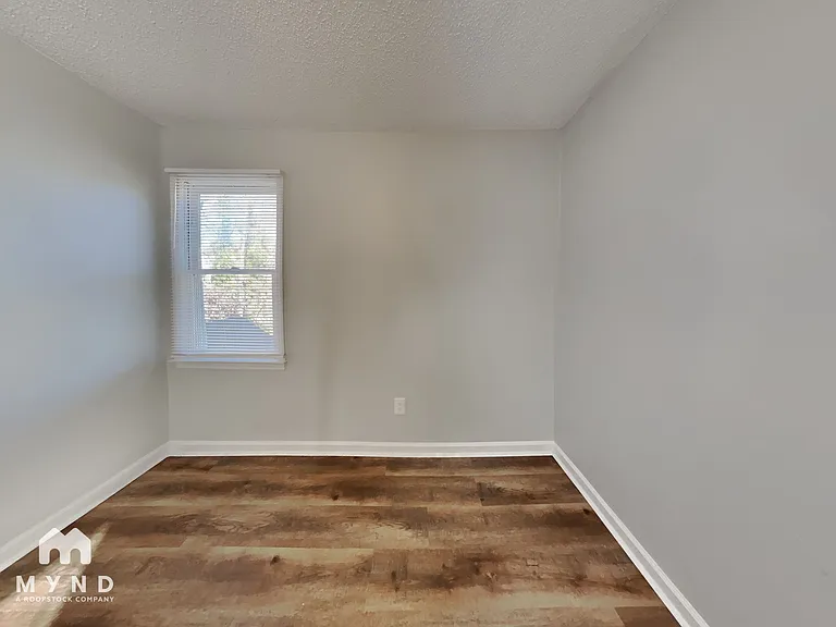 904 Estelle Ct — Photo 22