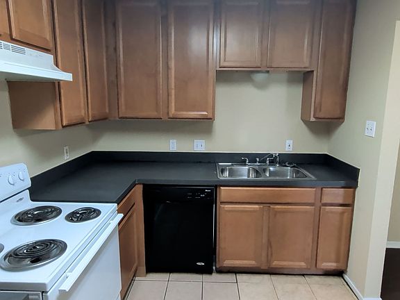 5th image of 4329 Segura Ct S