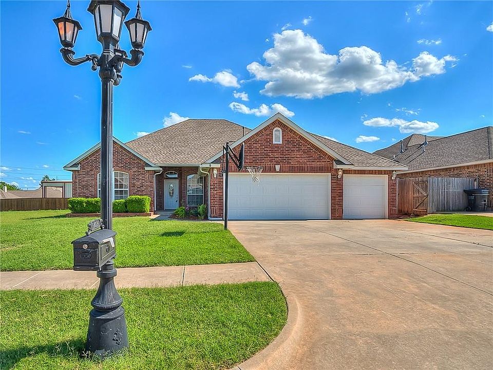 1st image of 1816 Parkway Dr
