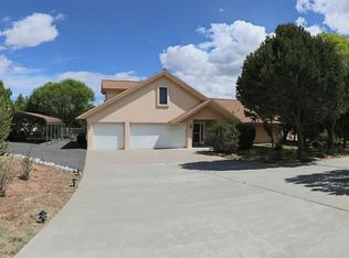 242 Rio Bravo Dr, Los Alamos, NM 87544