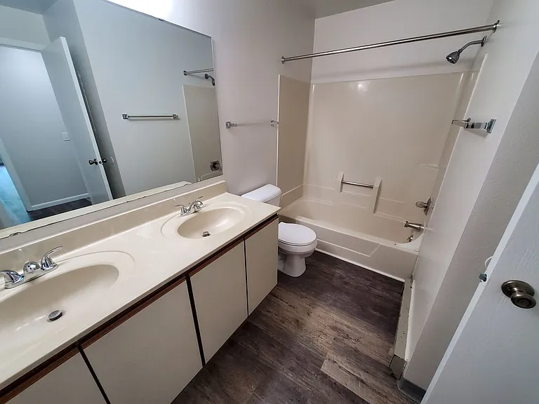 Orchard Village Apartments — Photo 15
