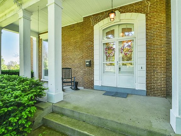 3rd image of 453 Scott Ave