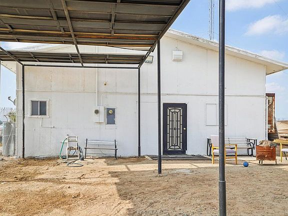 3rd image of 2154 Riviera Cir