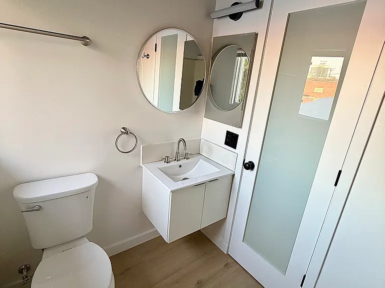 300 Center St #20 — Photo 6