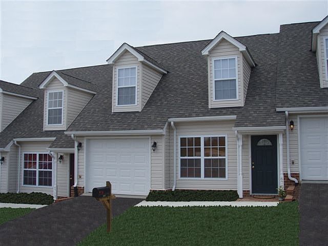 1st image of 6779 Woodcreeper Dr