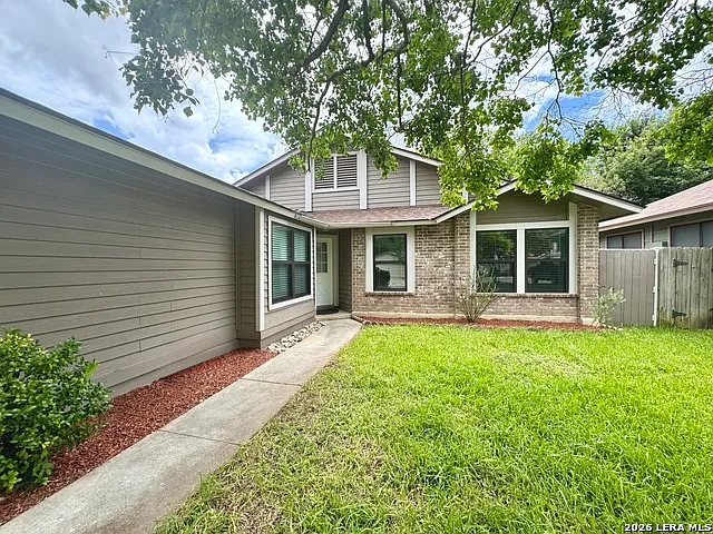 3 bed, 2.0 bath, 1395 sqft, $1,700 — Photo 2