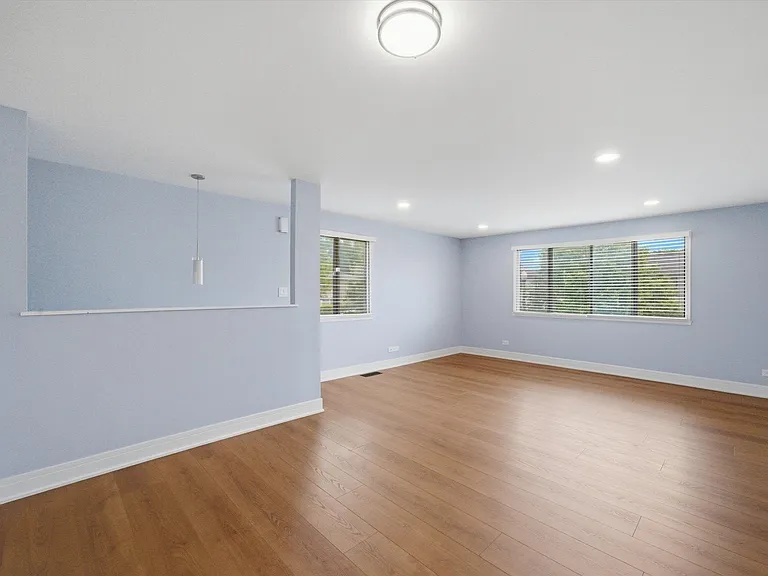 18 Dennis Ct #18 — Photo 11