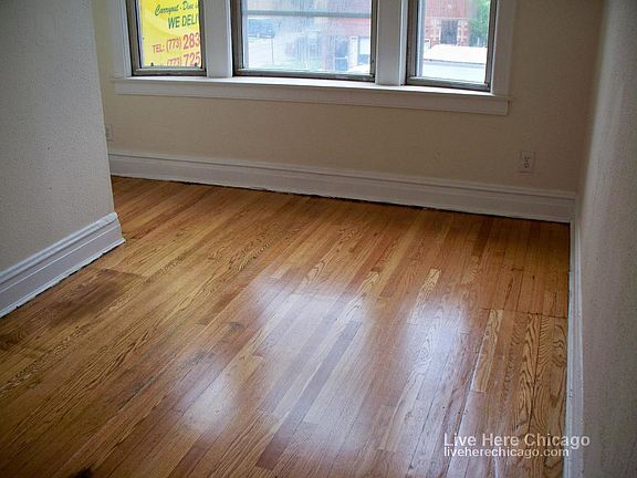2nd image of 3135 N Cicero Ave Ste 4