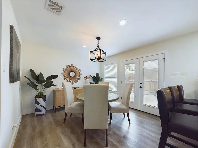7609 Amelia Rd — Photo 9