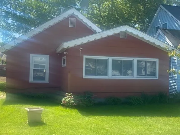 17 Kirby Ave, Lunenburg, MA 01462