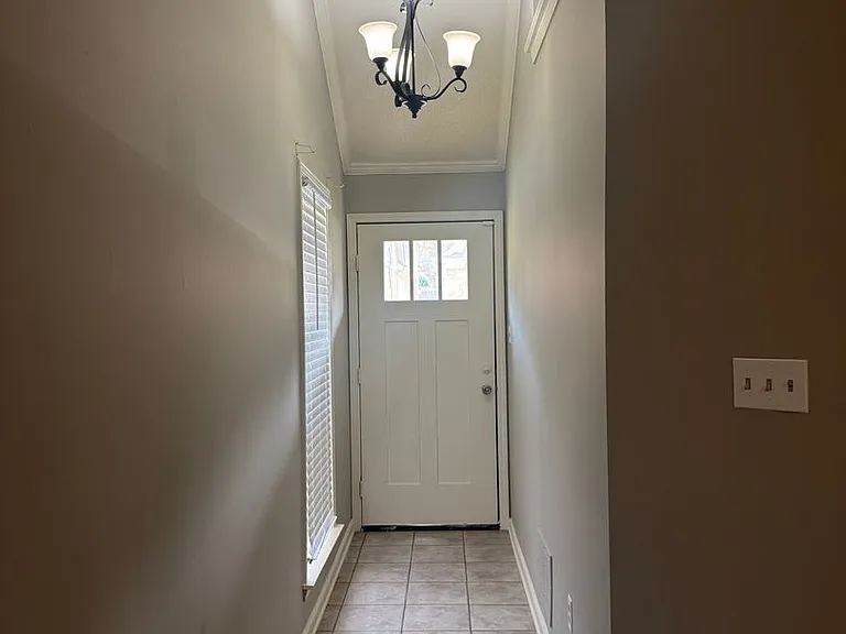 615 Ashley Glen Cir E — Photo 4
