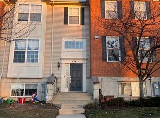 154 Jackson St, Gilberts, IL 60136