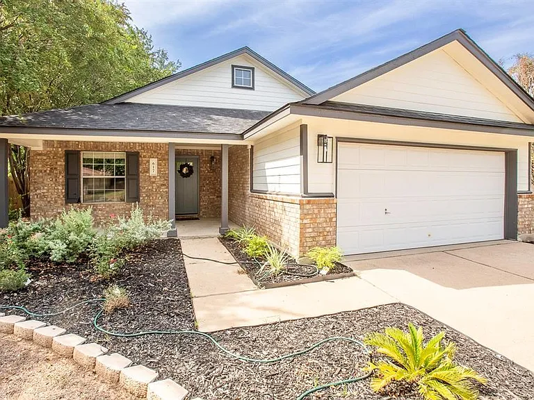 617 Barbara Way — Photo 1