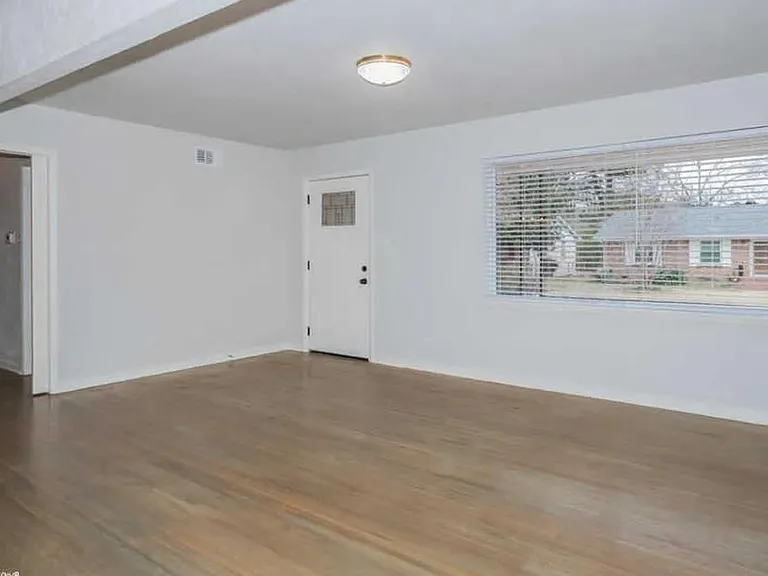 16 Meadowbrook Dr — Photo 11