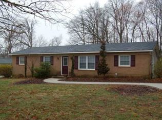 2873 Sonnett Dr, Randleman, NC 27317