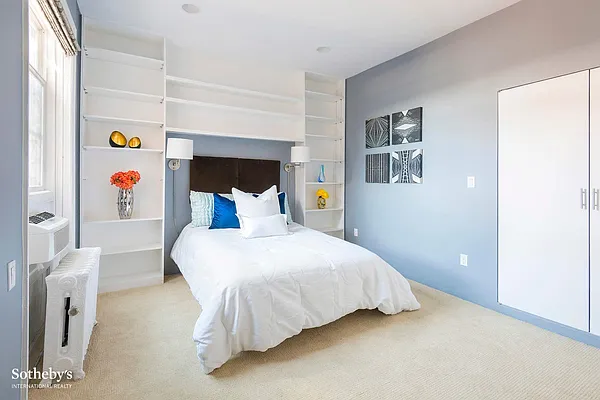 Sold by Sotheby's International Realty | media 16