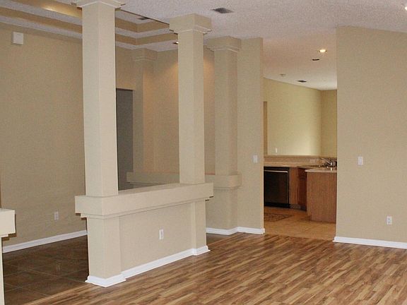 3rd image of 2716 ACORN PARK Drive N