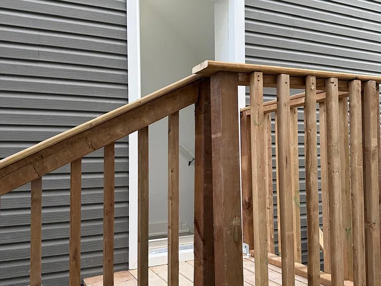 1612 Capri Cres #LOWER — Photo 4