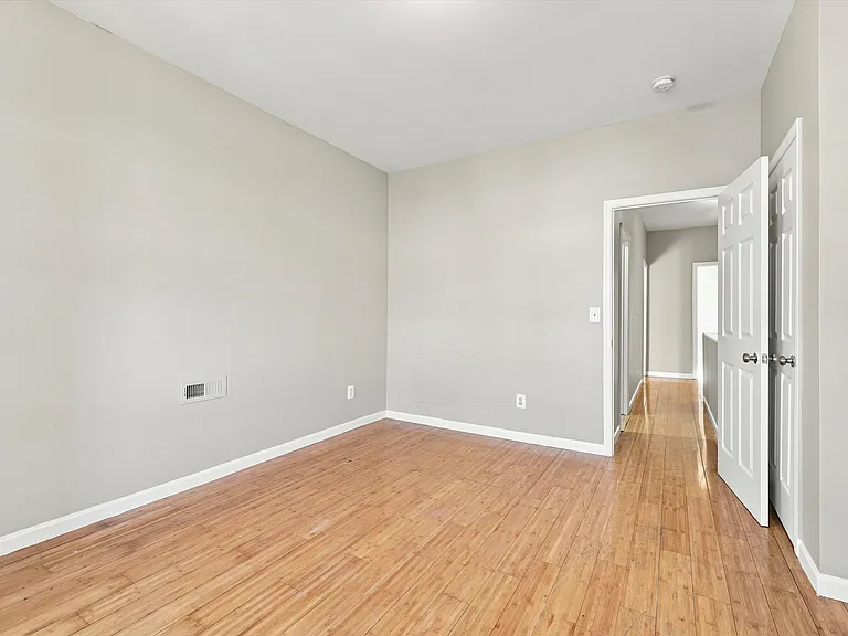 1551 N Allison St — Photo 22