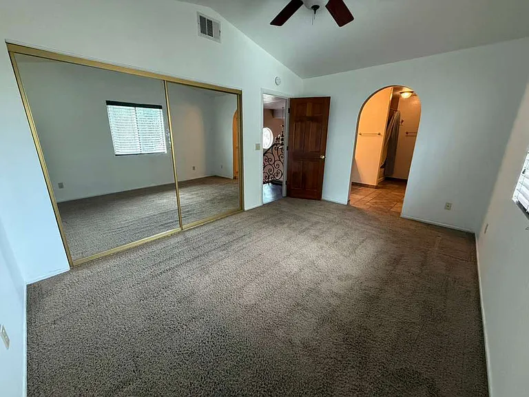 2311 W Hamilton Ave — Photo 15