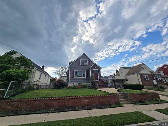 2nd image of 104 Ormonde Boulevard