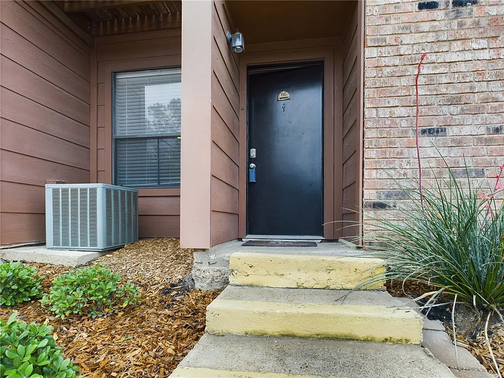 1 bed, 790 sqft, $1,015 — Photo 2