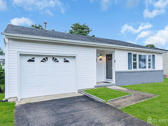 2nd image of 214 Westbrook Dr
